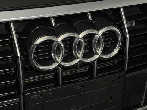 Used 2023 Audi Q3 2.0T Premium Plus w/ Premium Plus Package AWD/4WD image 14