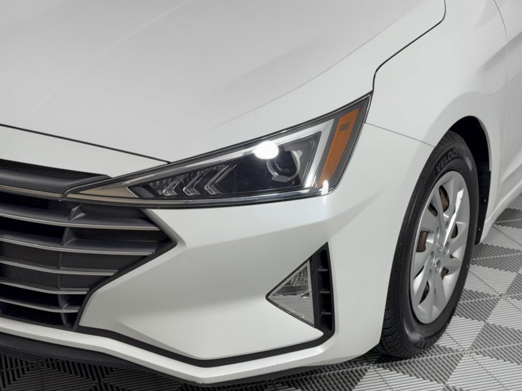 Used 2020 Hyundai Elantra SE w/ Cargo Package (C1) FWD image 12