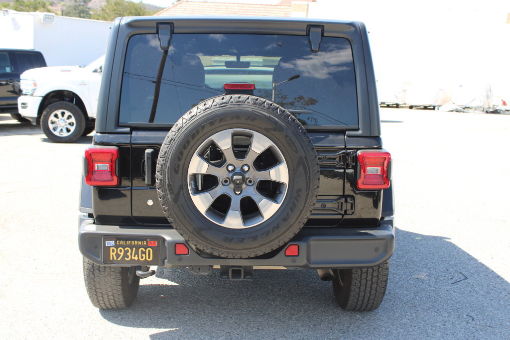 Used 2018 Jeep Wrangler Unlimited Sahara AWD/4WD image 5