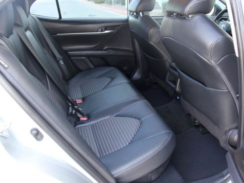 Used 2022 Toyota Camry SE FWD image 29