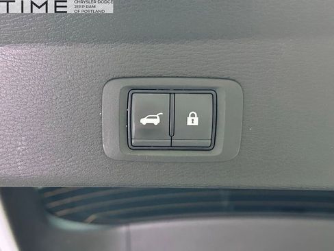 Used 2024 Mitsubishi Outlander Ralliart image 11