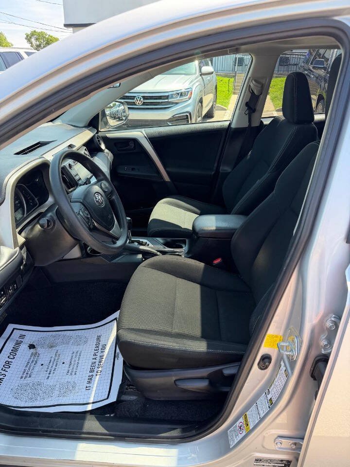 Used 2013 Toyota RAV4 XLE AWD/4WD image 10