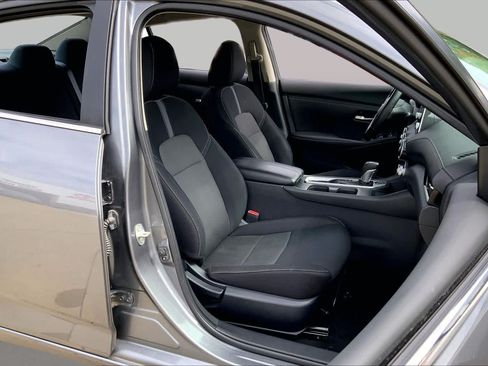 Used 2021 Nissan Sentra SV FWD image 9