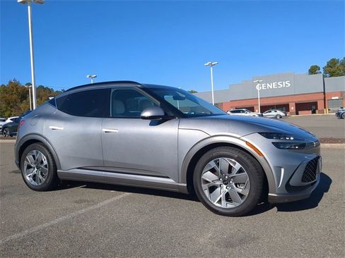 Used 2024 Genesis GV60 RWD image 2