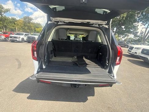 Used 2025 Ford Expedition Active AWD/4WD image 16