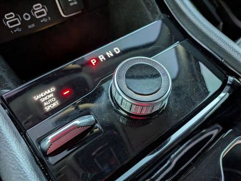 Used 2022 Jeep Grand Cherokee L Limited image 13