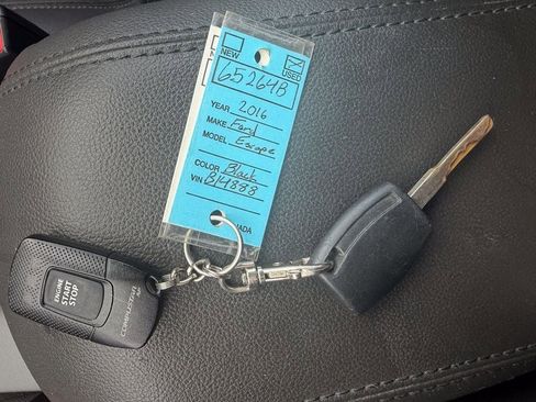 Used 2016 Ford Escape SE w/ SE Chrome Package FWD image 25