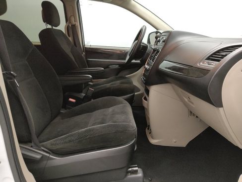 Used 2016 Dodge Grand Caravan American Value Package image 21