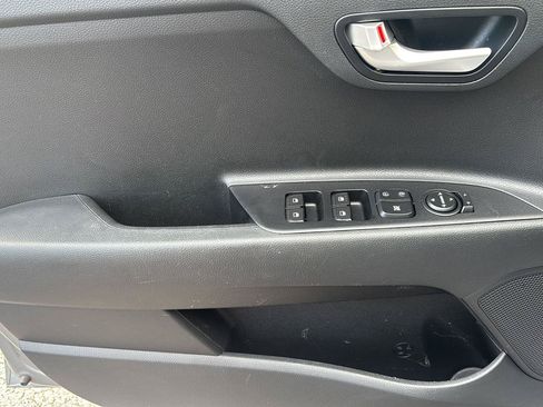 Used 2023 Kia Rio S FWD image 4