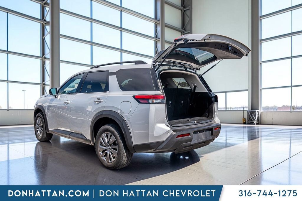 Used 2024 Nissan Pathfinder SV AWD/4WD image 30
