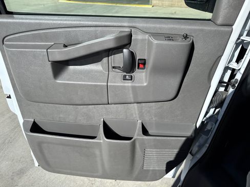 New 2025 GMC Savana 2500 w/ Driver Convenience Package RWD image 28