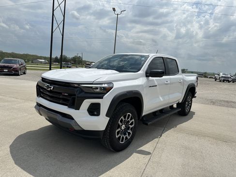 Used 2023 Chevrolet Colorado Z71 w/ Z71 Convenience Package 2 AWD/4WD image 7