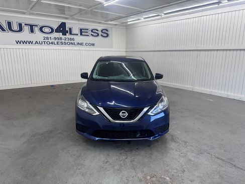 Used 2019 Nissan Sentra SV image 2