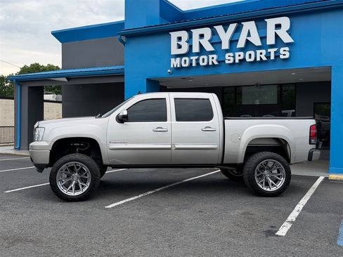 Used 2008 GMC Sierra 1500 Denali AWD/4WD image 3