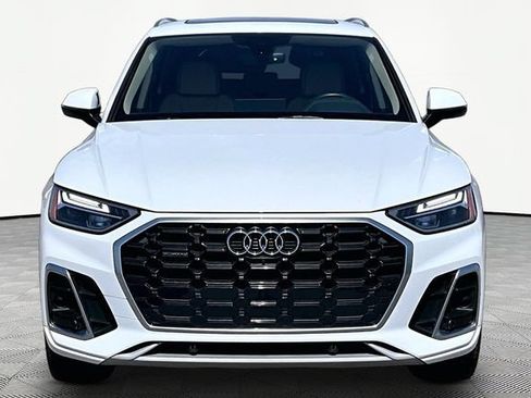 Used 2024 Audi Q5 2.0T Premium Plus w/ Premium Plus Package AWD/4WD image 3