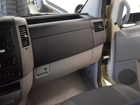 Used 2017 Mercedes-Benz Sprinter 2500 image 37