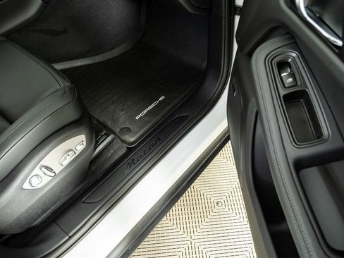 New 2026 Porsche Macan image 26
