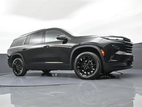 Used 2024 Chevrolet Traverse LT w/ Enhanced Driving Package FWD image 31