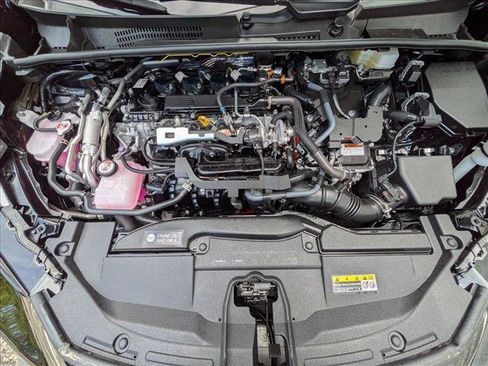 Used 2026 Toyota Prius Plug-In Hybrid FWD image 21