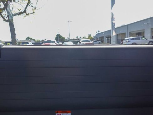 Used 2015 Toyota Tacoma Base image 16