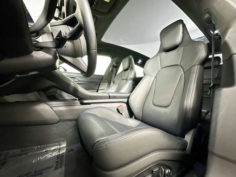 Certified 2022 Porsche Taycan GTS image 5