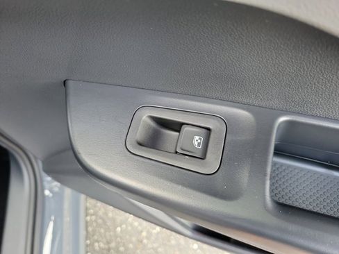 Certified 2024 Volkswagen Taos SE w/ Panoramic Sunroof Package image 12