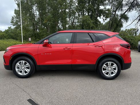 Used 2021 Chevrolet Blazer LT FWD image 2