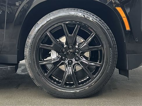 Used 2025 Chevrolet Suburban RST w/ RST Capability Package image 9