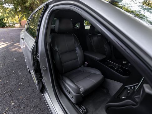 Used 2018 Chevrolet Impala Premier FWD image 13