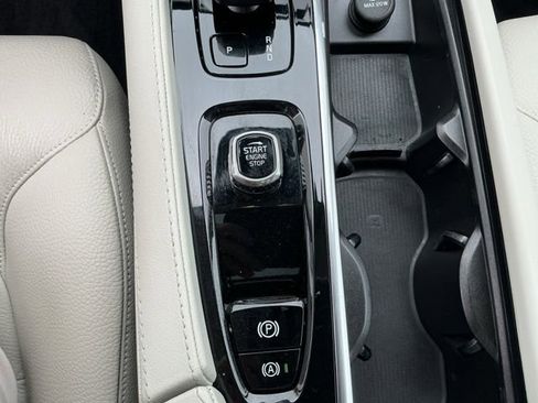 Certified 2023 Volvo XC90 B5 Core w/ Protection Package Premier AWD/4WD image 17