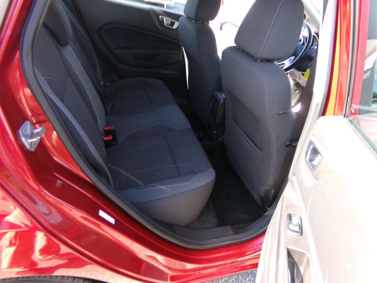 Used 2014 Ford Fiesta SE w/ Equipment Group 201B FWD image 17