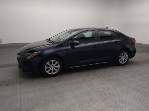 Used 2022 Toyota Corolla LE FWD image 2