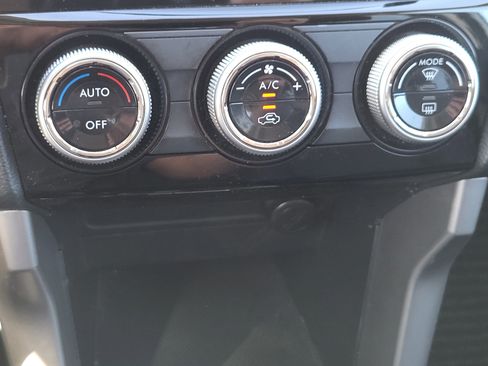 Used 2017 Subaru Forester 2.5i Limited image 18