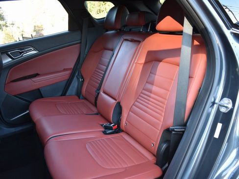 Used 2023 Kia Sportage SX image 28