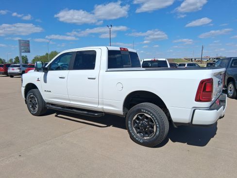 Used 2026 RAM 2500 Laramie AWD/4WD image 6