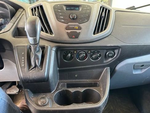 Used 2019 Ford Transit 250 130 Medium Roof RWD image 5