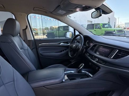 Used 2020 Buick Enclave Essence FWD image 17