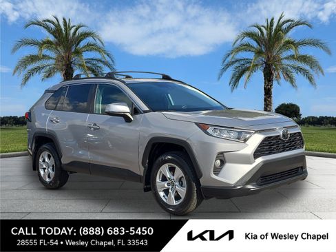 Used 2019 Toyota RAV4 XLE image 1