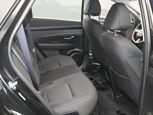 Used 2025 Hyundai Tucson SE AWD/4WD image 12