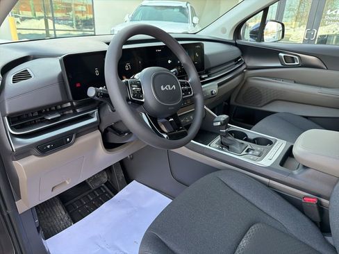 New 2026 Kia Carnival LX FWD image 28