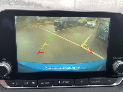 Used 2025 Nissan Sentra SR image 40