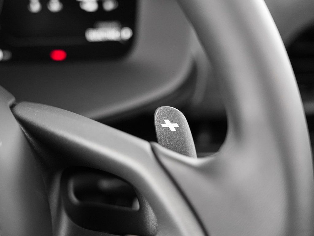 Used 2025 McLaren Artura Spider RWD image 10