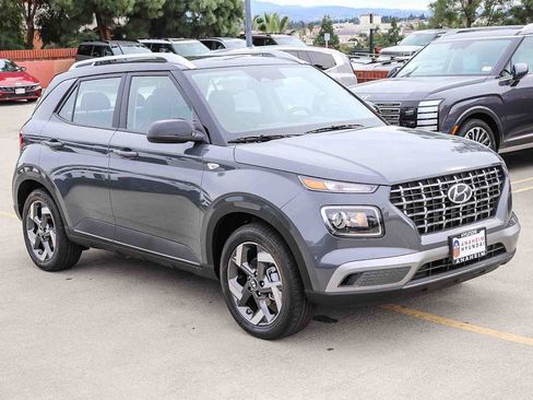 New 2026 Hyundai Venue SEL FWD image 3