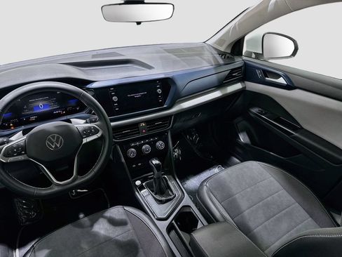 Used 2023 Volkswagen Taos SE w/ Panoramic Sunroof Package FWD image 23