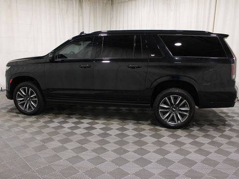 Used 2022 Cadillac Escalade ESV Sport w/ Touring Package AWD/4WD image 36
