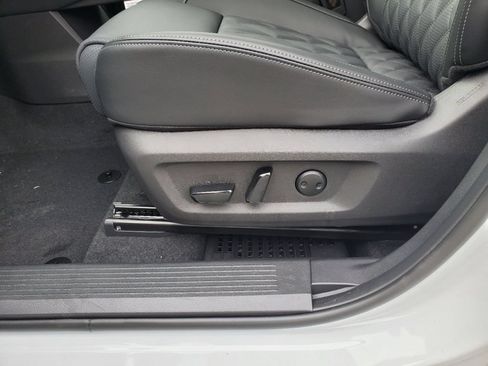 New 2026 Nissan Rogue Platinum w/ Platinum Premium Package AWD/4WD image 17