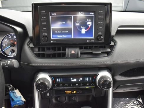 Used 2021 Toyota RAV4 LE AWD/4WD image 8
