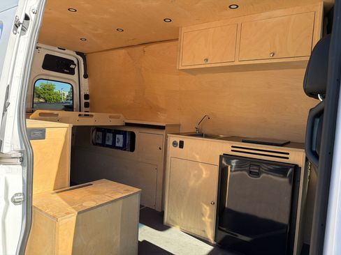 Used 2022 Mercedes-Benz Sprinter 2500 image 22