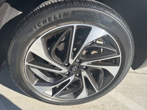 Used 2019 Hyundai Tucson Sport image 5