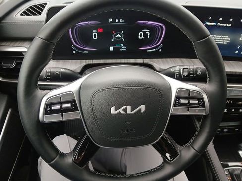 Used 2025 Kia Telluride EX w/ EX Captain's Chair Package image 14